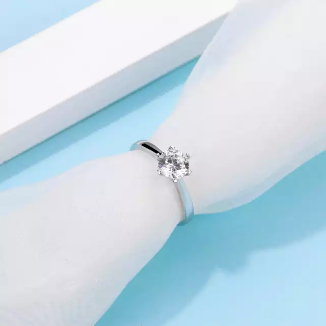 RESIZABLE ELEGANT PURE 92.5 STERLING SILVER PLATINUM PLATED MOSSENITE DIAMOND RING